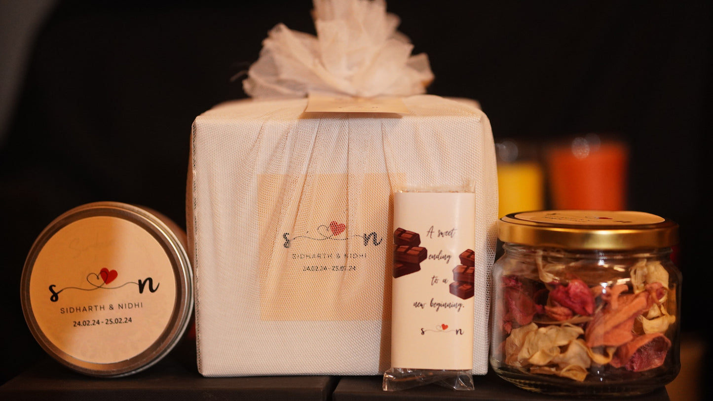 3oz Tin Candle + Potpourri Jar + Chocolate Bar - Perfect Return Gifts !