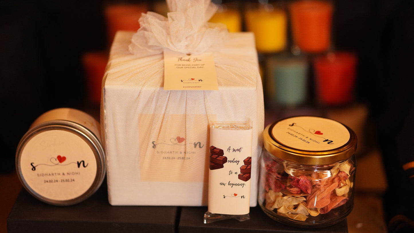 3oz Tin Candle + Potpourri Jar + Chocolate Bar - Perfect Return Gifts !