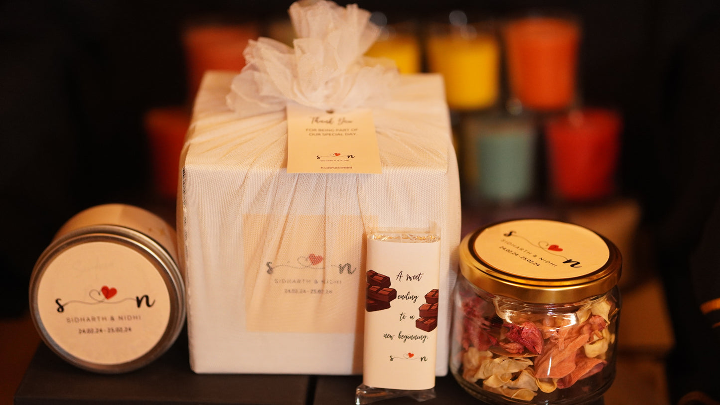 3oz Tin Candle + Potpourri Jar + Chocolate Bar - Perfect Return Gifts !