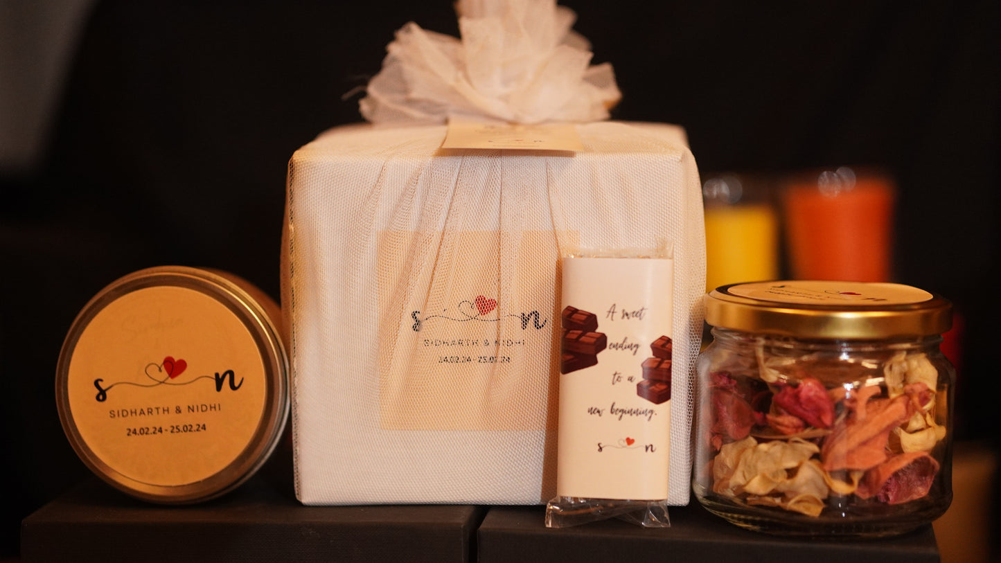 3oz Tin Candle + Potpourri Jar + Chocolate Bar  - Perfect Return Gifts !