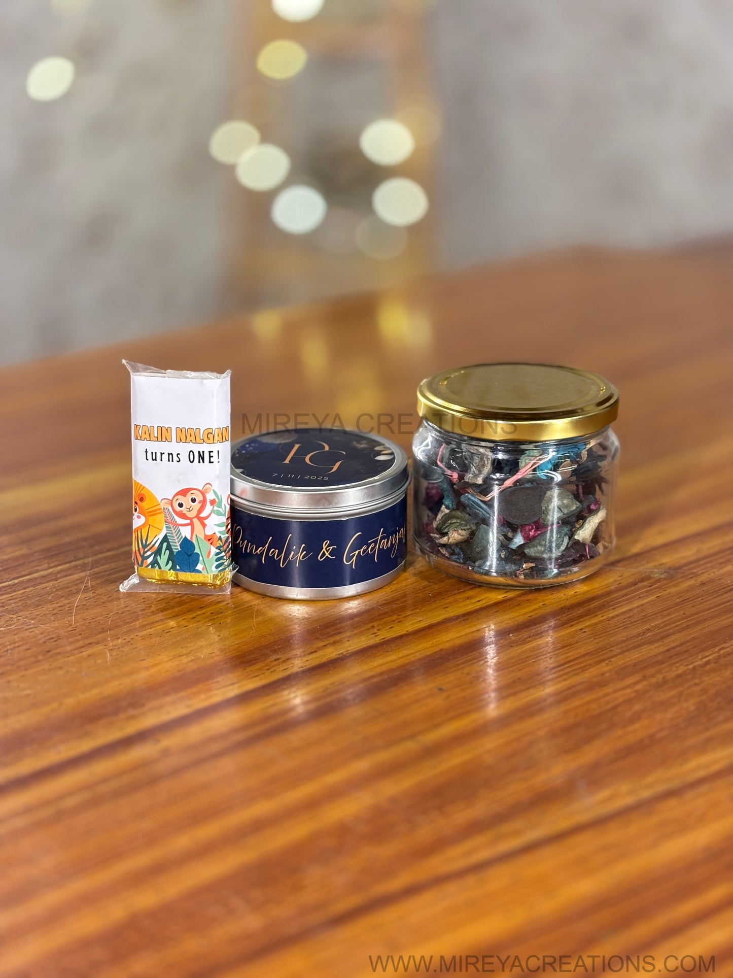 Customised Tin Candle Combo | Potpourri Jar & Chocolate Bar Gift Set | Wedding & Housewarming Return Gift Under ₹500